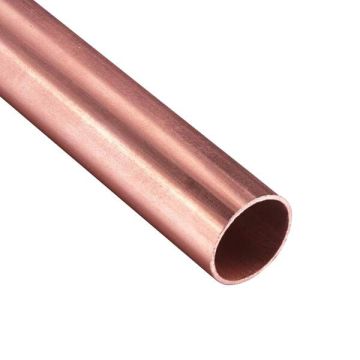 Close-up beeld van universele koperen buis met diameter 15mm 