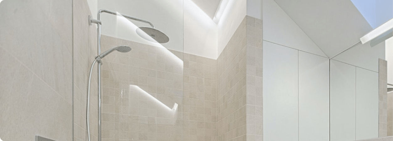 douche in badkamer